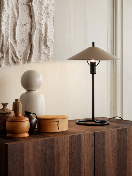 Filo bordlampe - beige-Bordlamper-Ferm Living-Svart / Beige-Feg__1104265362-Lightup.no