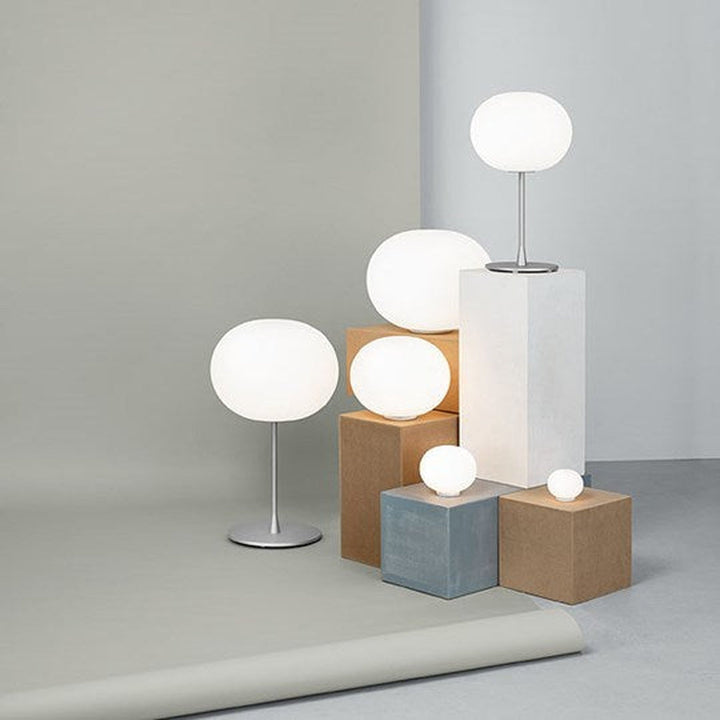 Flos Mini Glo-Ball bordlampe 11cm med Av/På-bryter-Bordlamper-Flos-Opal-Fls__F4191009-Lightup.no