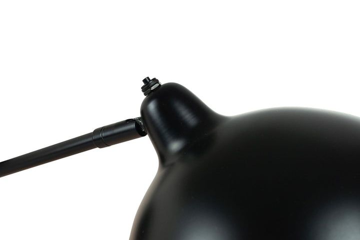 Futura vegglampe - Svart/Hvit-Vegglamper-Dyberg Larsen-Svart / Hvit-DL-7224-Lightup.no