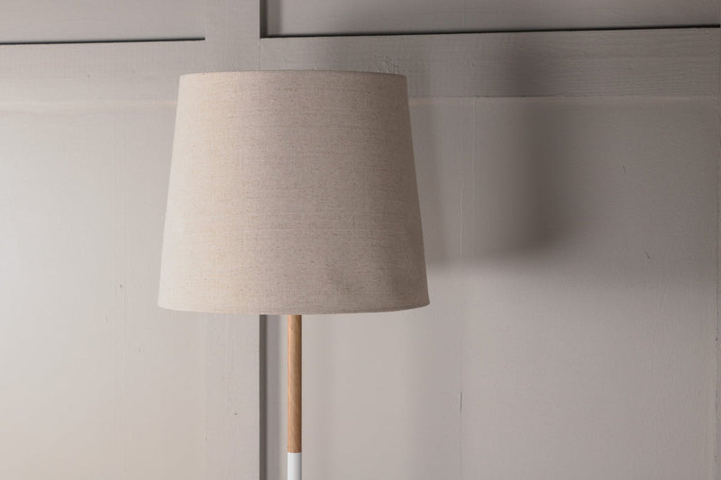 Hattman gulvlampe 165 cm - Hvit/Beige-Gulvlamper-Venture Home-15665-400-Lightup.no