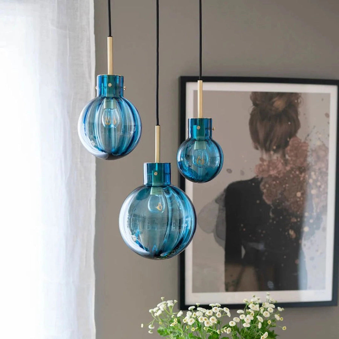 Havblikk Krystallkuler 3 stk - Sort Baldakin-Takpendler-Hadeland Glassverk-Blå-Hak__1215496_HAVBLIKK 3 STK -BNDL-Sort-Baldakin-Lightup.no