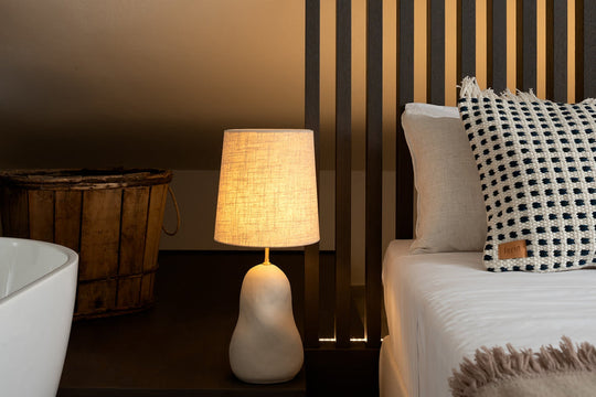 Hebe bordlampe Medium Hvit /Natur-Bordlamper-Ferm Living-Natur-Feg__100327202+100329206-Lightup.no
