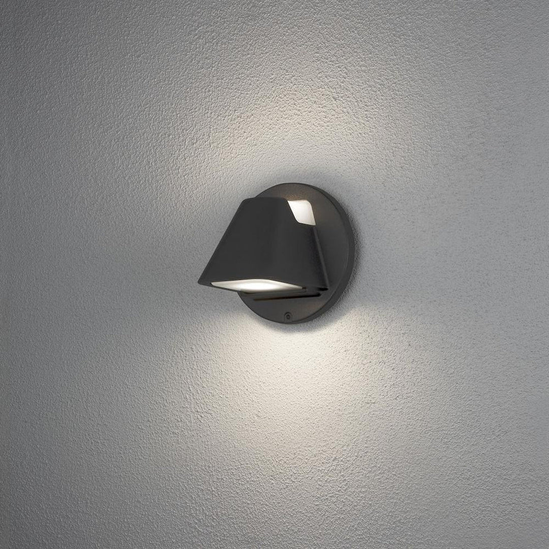 Hild vegglampe opp/ned utendørs IP44 Dimbar - Svart-Utebelysning vegg opp og ned-Konstsmide-Svart-427-750-Lightup.no