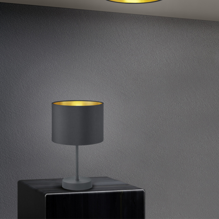 Hostel bordlampe - Svart-Bordlamper-Trio Lighting-Svart-Trl__508200179-Lightup.no