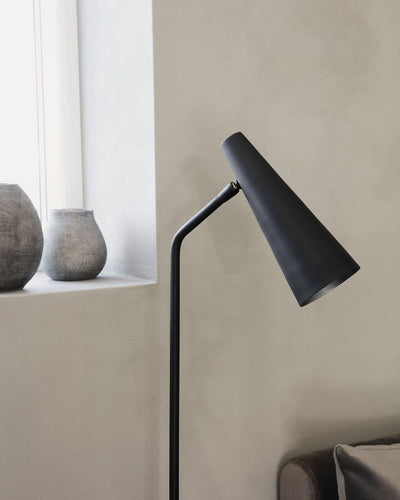 House Doctor Precise gulvlampe - Matt Svart-Gulvlamper-House Doctor-206100313-Lightup.no