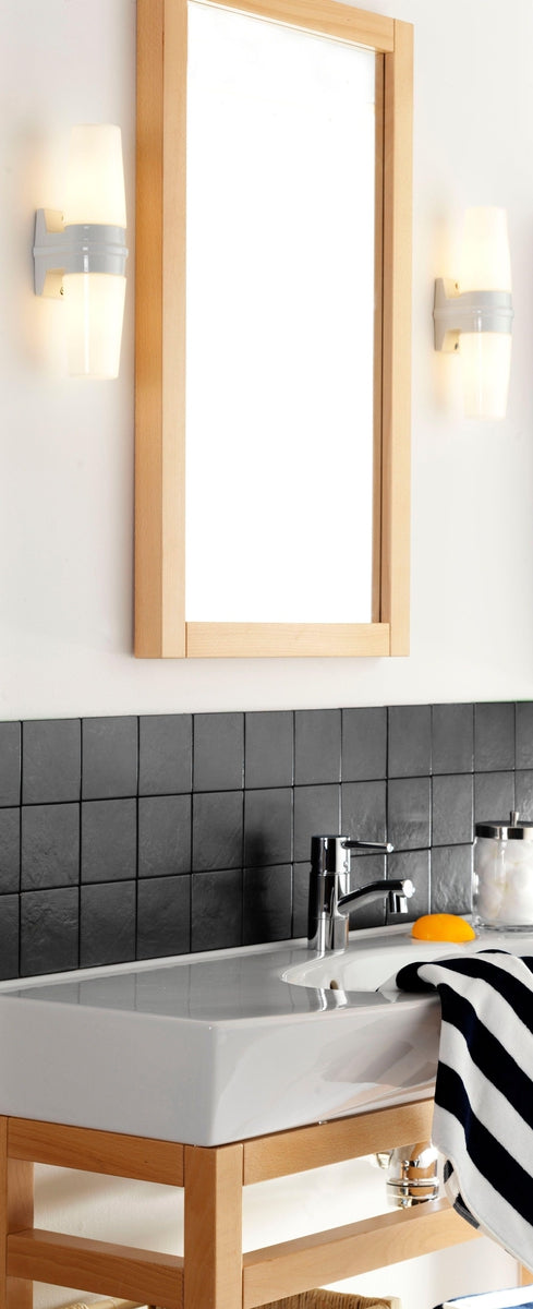 Ifø Bernadotte dobbel vegglampe IP20 - Hvit-Baderomsbelysning vegglamper-Ifø Electric-6060-704-10-Lightup.no