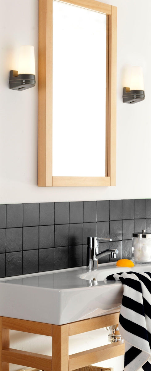 Ifø Bernadotte enkel vegglampe IP44 - Grå-Baderomsbelysning vegglamper-Ifø Electric-6088-700-12-Lightup.no