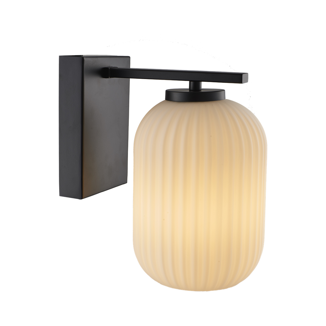 Ina vegglampe - Svart/Opal-Vegglamper-Ms - belysning-Svart / Opal-9400000075-Lightup.no
