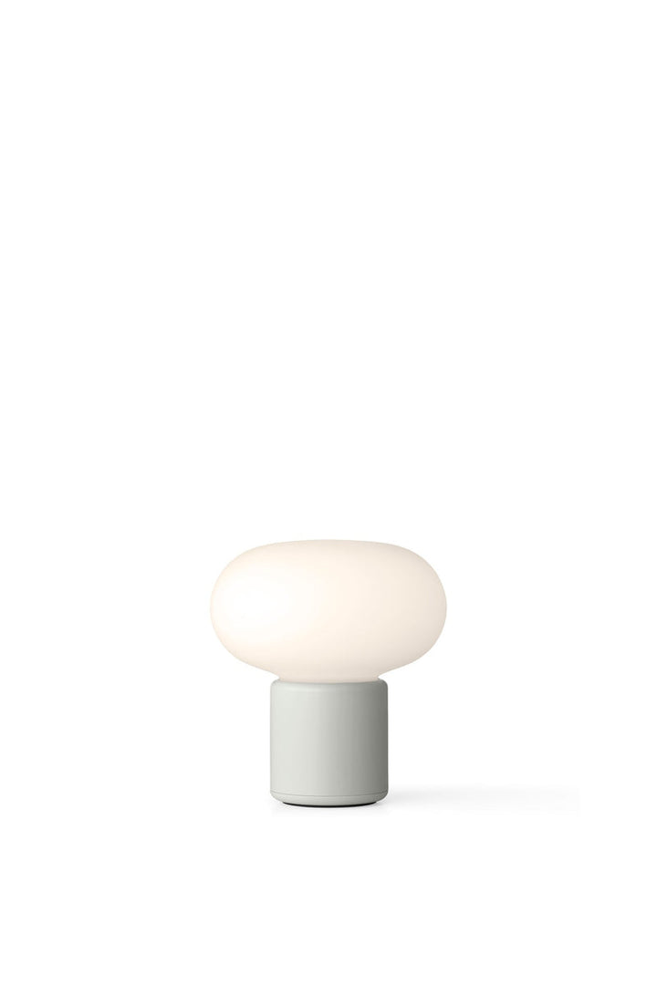 Karl-Johan bærbar bordlampe - Grå-Bordlamper-New Works-Grå-Nes__22012-Lightup.no