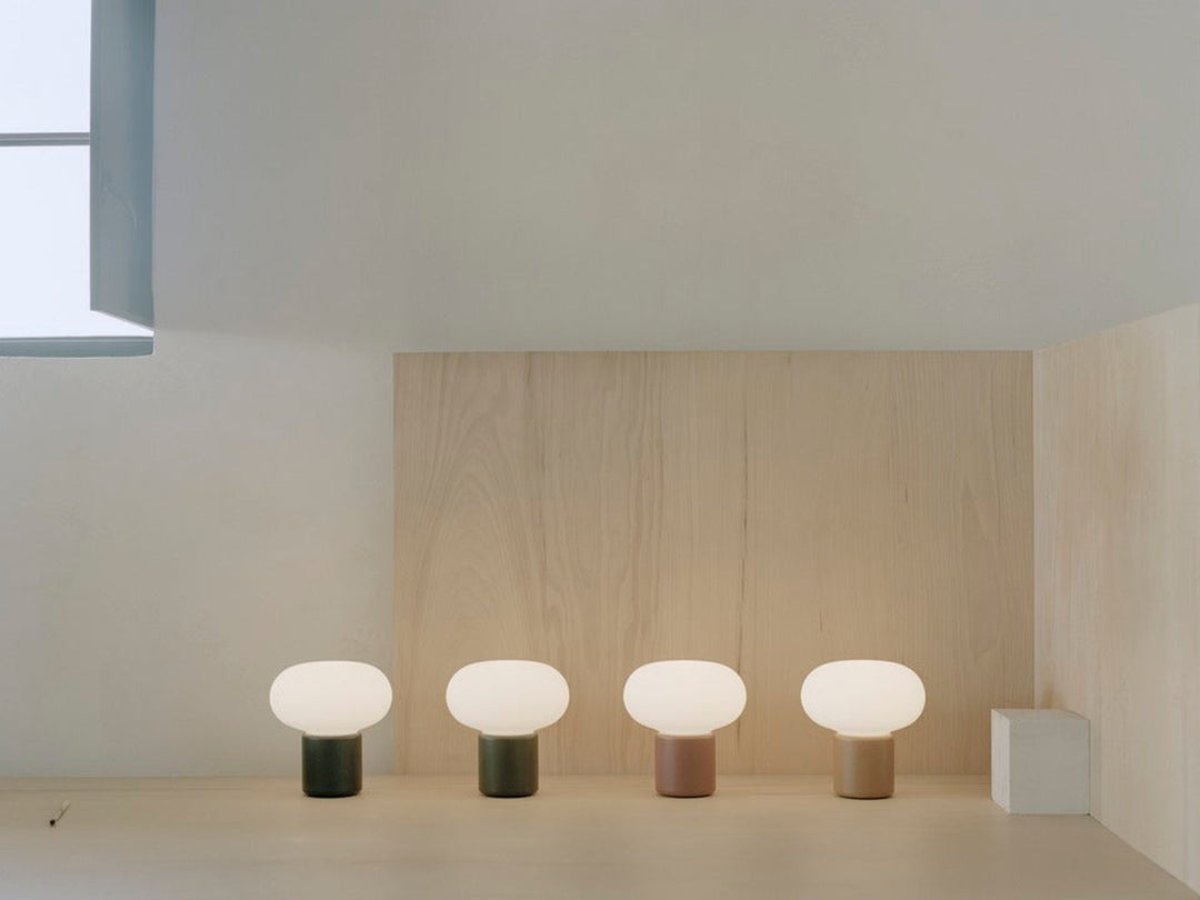 Karl-Johan bærbar bordlampe - Grå-Bordlamper-New Works-Grå-Nes__22012-Lightup.no