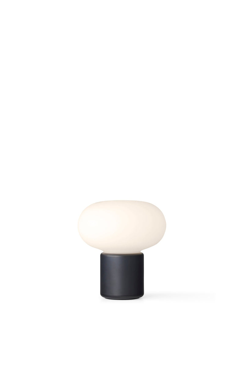 Karl-Johan bærbar bordlampe - Grønn-Bordlamper-New Works-Grønn-Nes__22010-Lightup.no