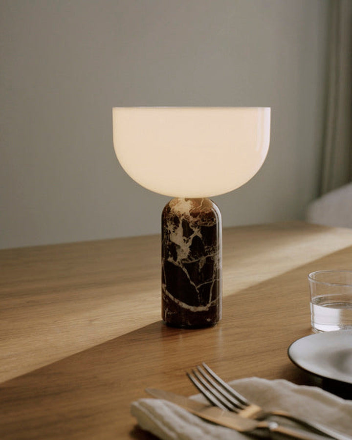 Kizu Portable bordlampe - Brun Marmor-Bordlamper-New Works-Brun-Nes__21714-Lightup.no