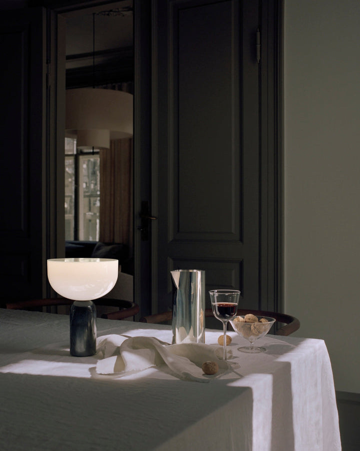 Kizu Portable bordlampe - Brun Marmor-Bordlamper-New Works-Brun-Nes__21714-Lightup.no