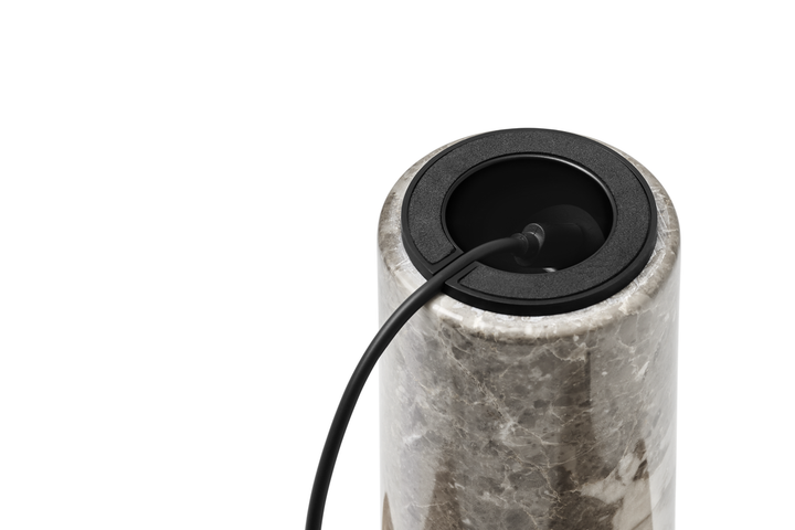 Kizu Portable bordlampe - Grå marmor-Bordlamper-New Works-Grå-Nes__21712-Lightup.no