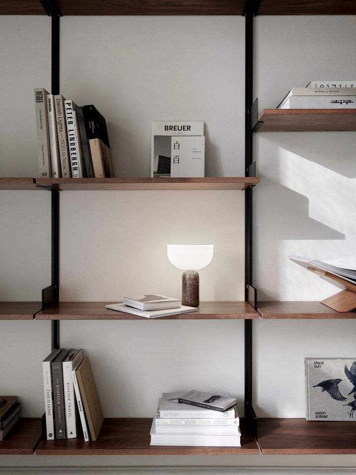 Kizu Portable bordlampe - Grå marmor-Bordlamper-New Works-Grå-Nes__21712-Lightup.no