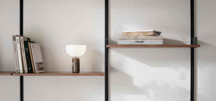 Kizu Portable bordlampe - Grå marmor-Bordlamper-New Works-Grå-Nes__21712-Lightup.no