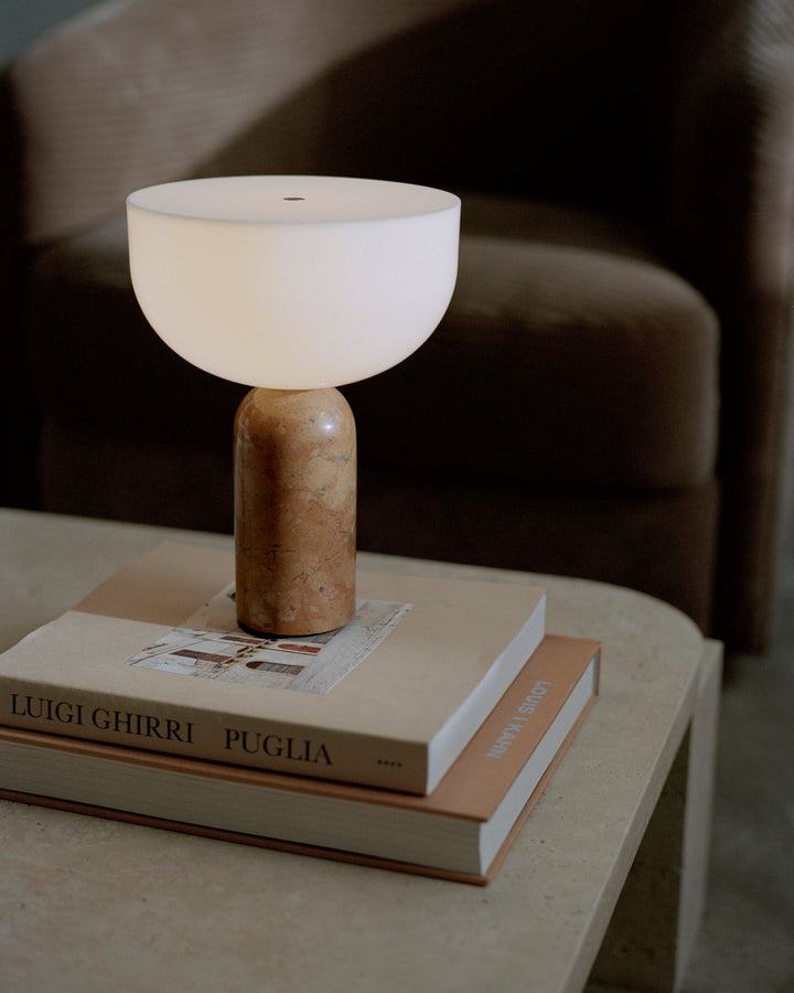 Kizu Portable bordlampe - Rustfarget Marmor-Bordlamper-New Works-Brun-Nes__21713-Lightup.no