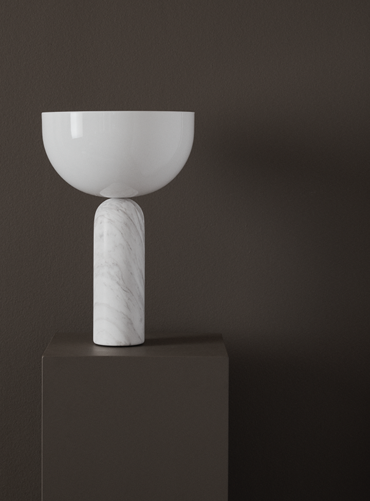 Kizu bordlampe - hvit marmor - L-Bordlamper-New Works-Hvit-Nes__20410-Lightup.no