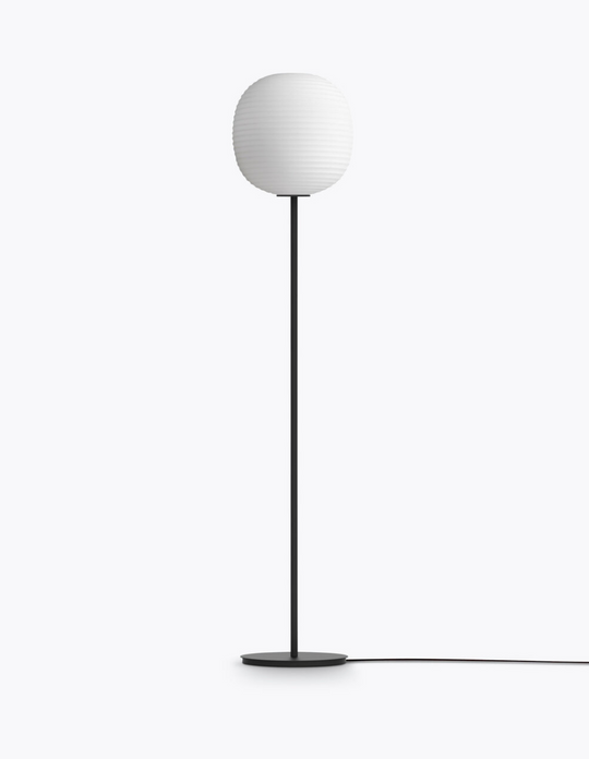 Lantern Floor Lamp- M-Gulvlamper-New Works-Hvit-Nes__20622-Lightup.no