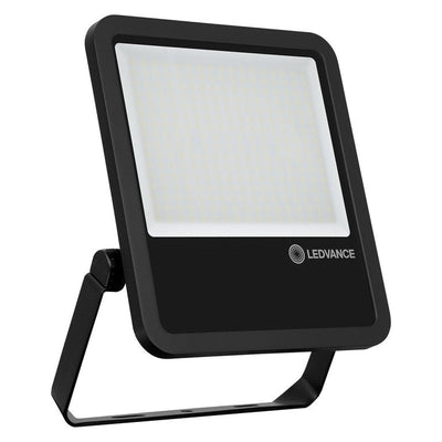 Ledvance Performance 165W LED lyskaster IP65 3000 Kelvin 18150 lumen - Svart-Utebelysning lyskaster-Ledvance-3242476-Lightup.no