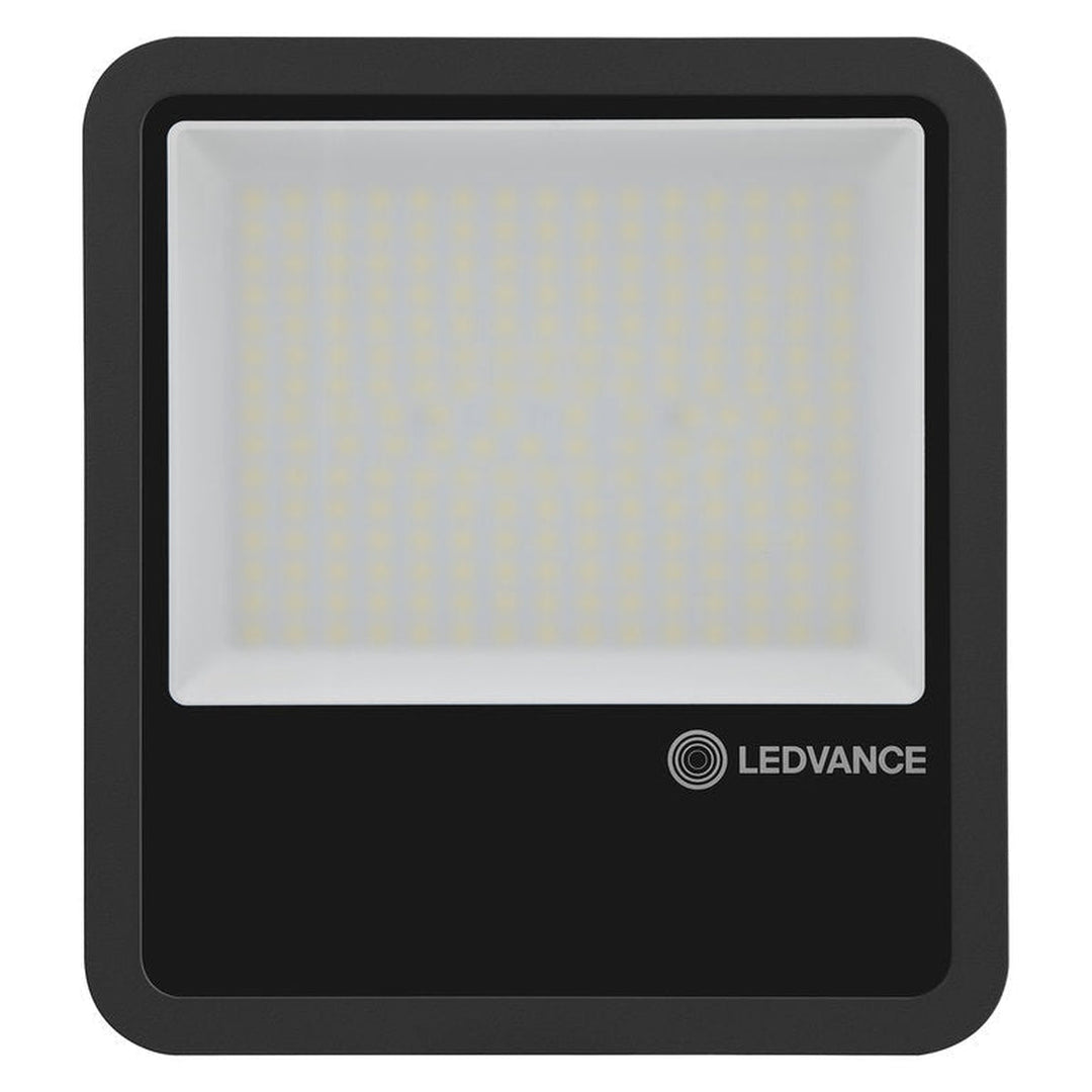 Ledvance Performance 165W LED lyskaster IP65 3000 Kelvin 18150 lumen - Svart-Utebelysning lyskaster-Ledvance-3242476-Lightup.no