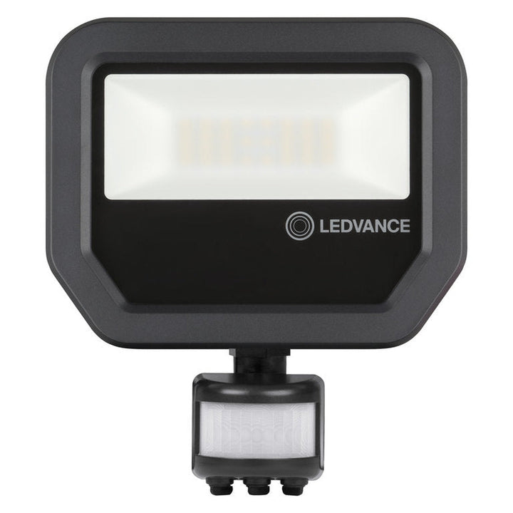 Ledvance Performance 20W LED lyskaster IP65 3000 Kelvin 2200 lumen m/ fleksibel bevegelses- og dagslyssensor- Svart-Utebelysning lyskaster-Ledvance-3203927-Lightup.no
