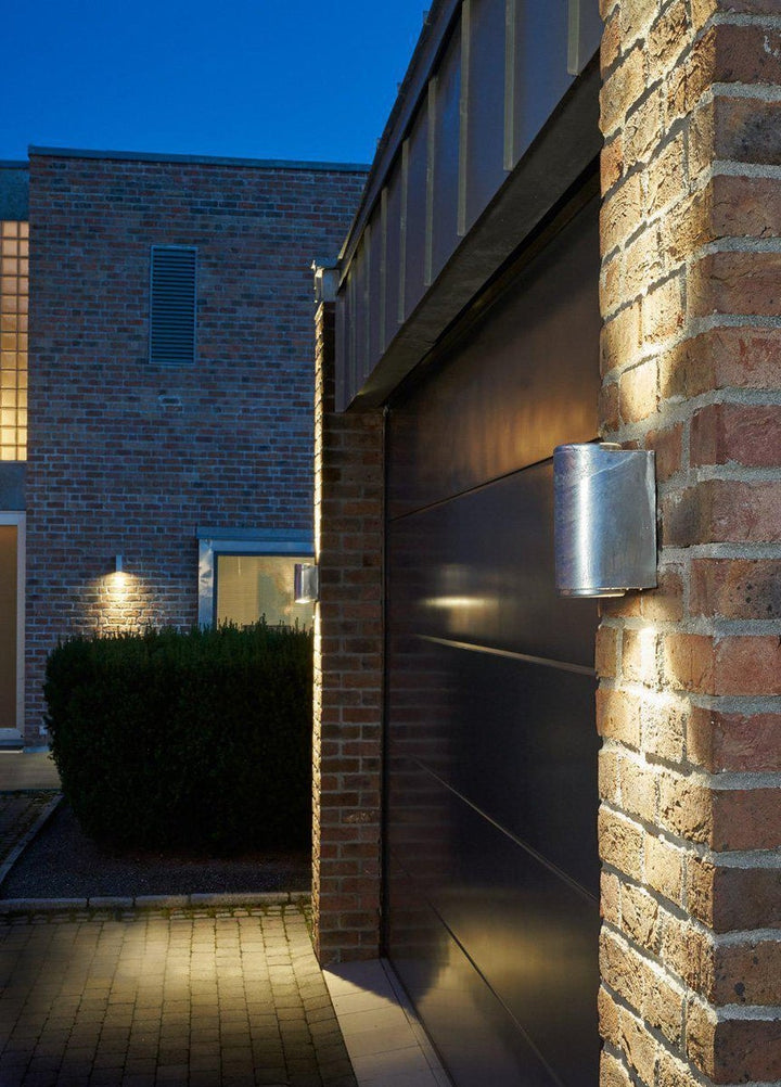 Mandal 1370 vegglampe opp/ned - Svart-Utebelysning vegg opp og ned-Norlys-3101961-Lightup.no