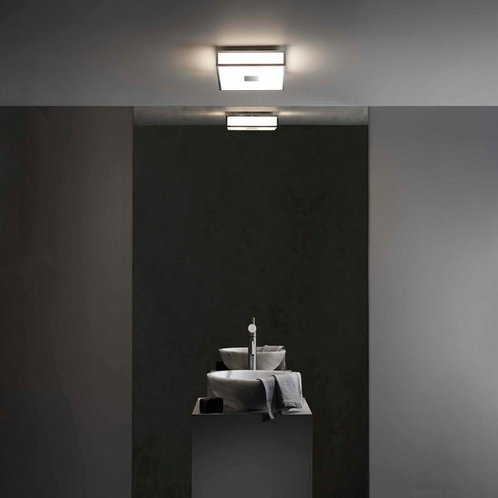 Mashiko 300 Square taklampe IP44 - Polert Krom-Taklamper-Astro Lighting-Krom-Asg__1121005-Lightup.no