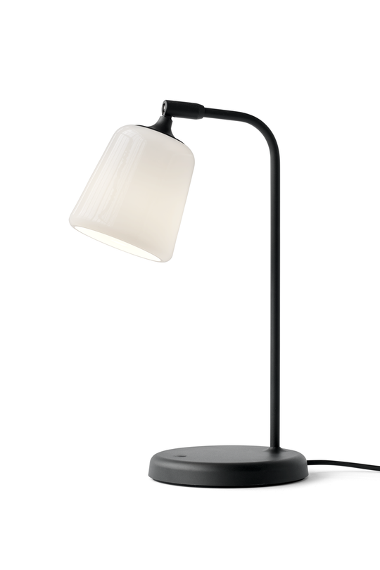 Material Bordlampe - Hvit Opal Glass-Bordlamper-New Works-Hvit-Nes__20144-Lightup.no