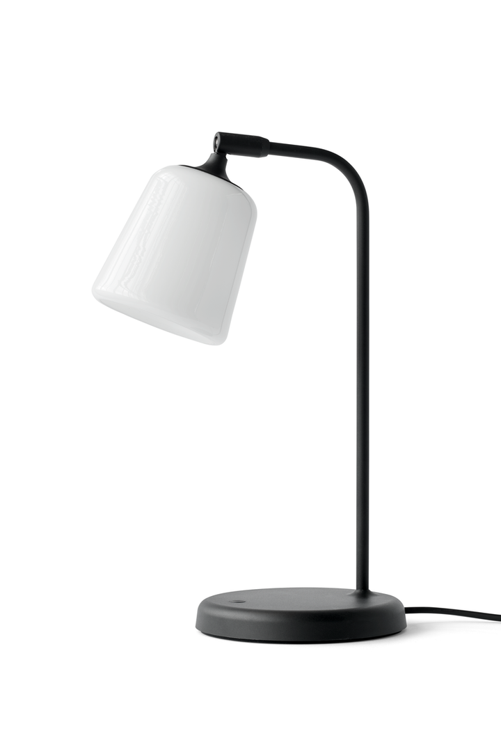 Material Bordlampe - Hvit Opal Glass-Bordlamper-New Works-Hvit-Nes__20144-Lightup.no