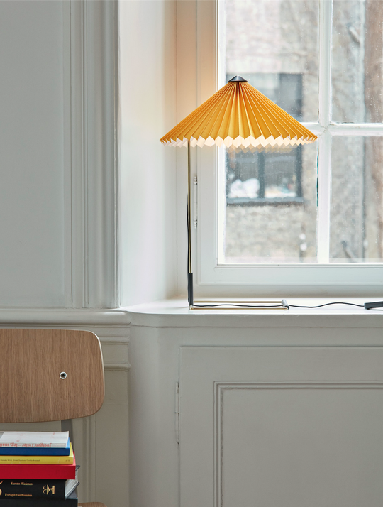 Matin bordlampe Large - gul-Bordlamper-HAY-Gul-HAY__AA972-A569-AB98-Lightup.no