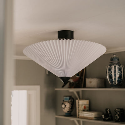 Matisse Plafond - Svart-Taklamper-Globen Lighting-760211-Lightup.no
