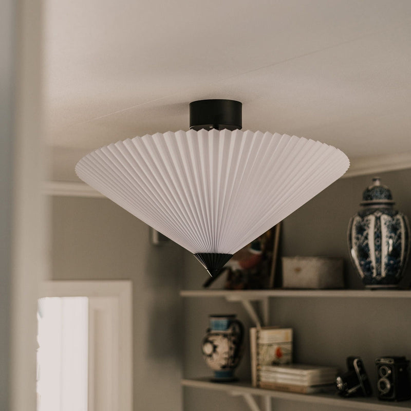 Matisse Plafond - Svart-Taklamper-Globen Lighting-760211-Lightup.no