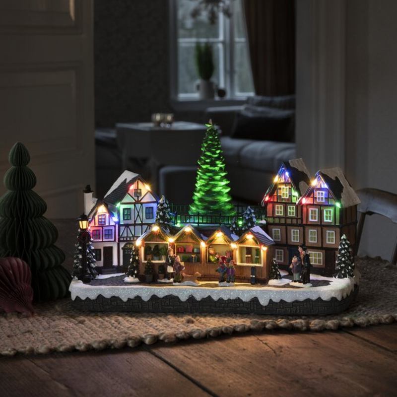 Mekanisk julelandsby med musikk og bevegelse - Batteri/ledning-Julebelysning dekor og pynt-Konstsmide-4236-000-Lightup.no