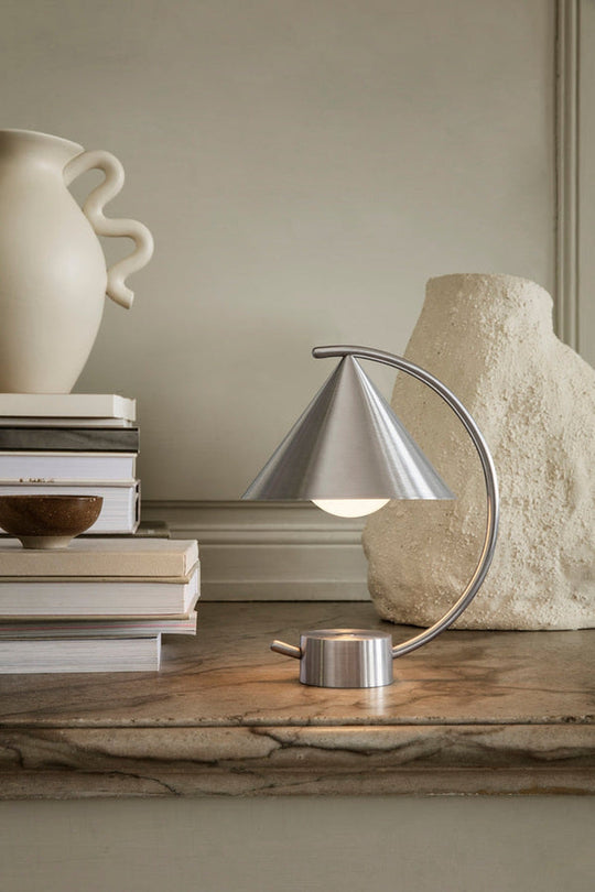 Meridian bordlampe - stål-Bordlamper-Ferm Living-Stål-Feg__1104264469-Lightup.no