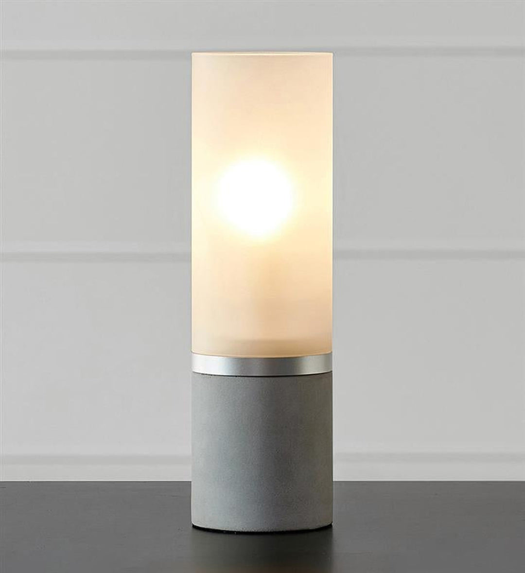 Molo bordlampe 30 cm - Betong/Frostet glass-Bordlamper-Marksløjd-108594-Lightup.no