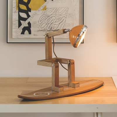 Mr. Wattson-surfebrettstativ-Bordlamper-Piffany Copenhagen-SB-SWR-Lightup.no