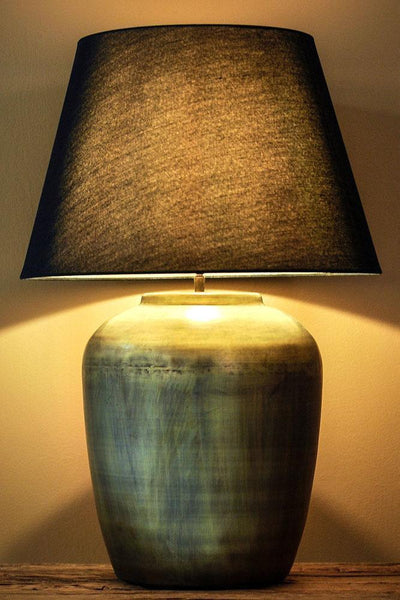 Nipa bordlampe - Svart/Messingfarget-Bordlamper-A-grossisten-A-451613-Lightup.no