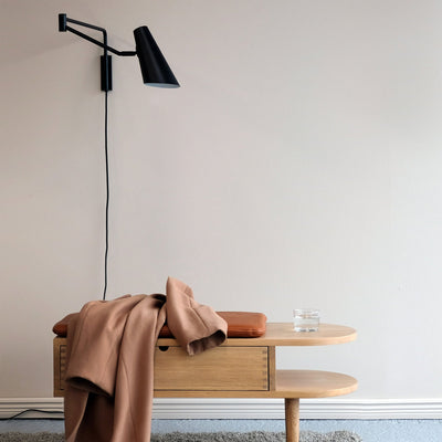 Noa vegglampe lang - Svart-Vegglamper-Dyberg Larsen-DL-7165-Lightup.no