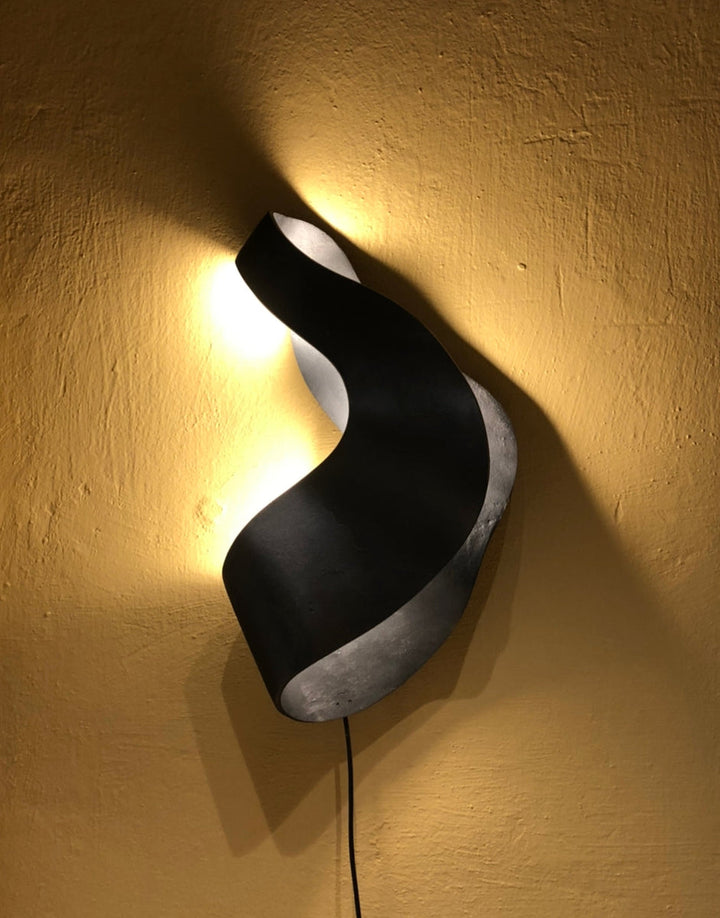 Oyster vegglampe-Vegglamper-Ferm Living-Svart / Kobber-Feg__1104264804-Lightup.no