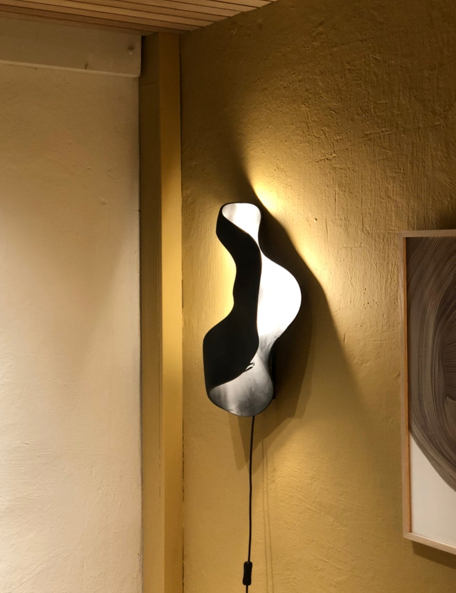 Oyster vegglampe-Vegglamper-Ferm Living-Svart / Kobber-Feg__1104264804-Lightup.no