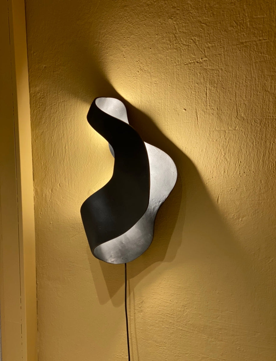 Oyster vegglampe-Vegglamper-Ferm Living-Svart / Kobber-Feg__1104264804-Lightup.no