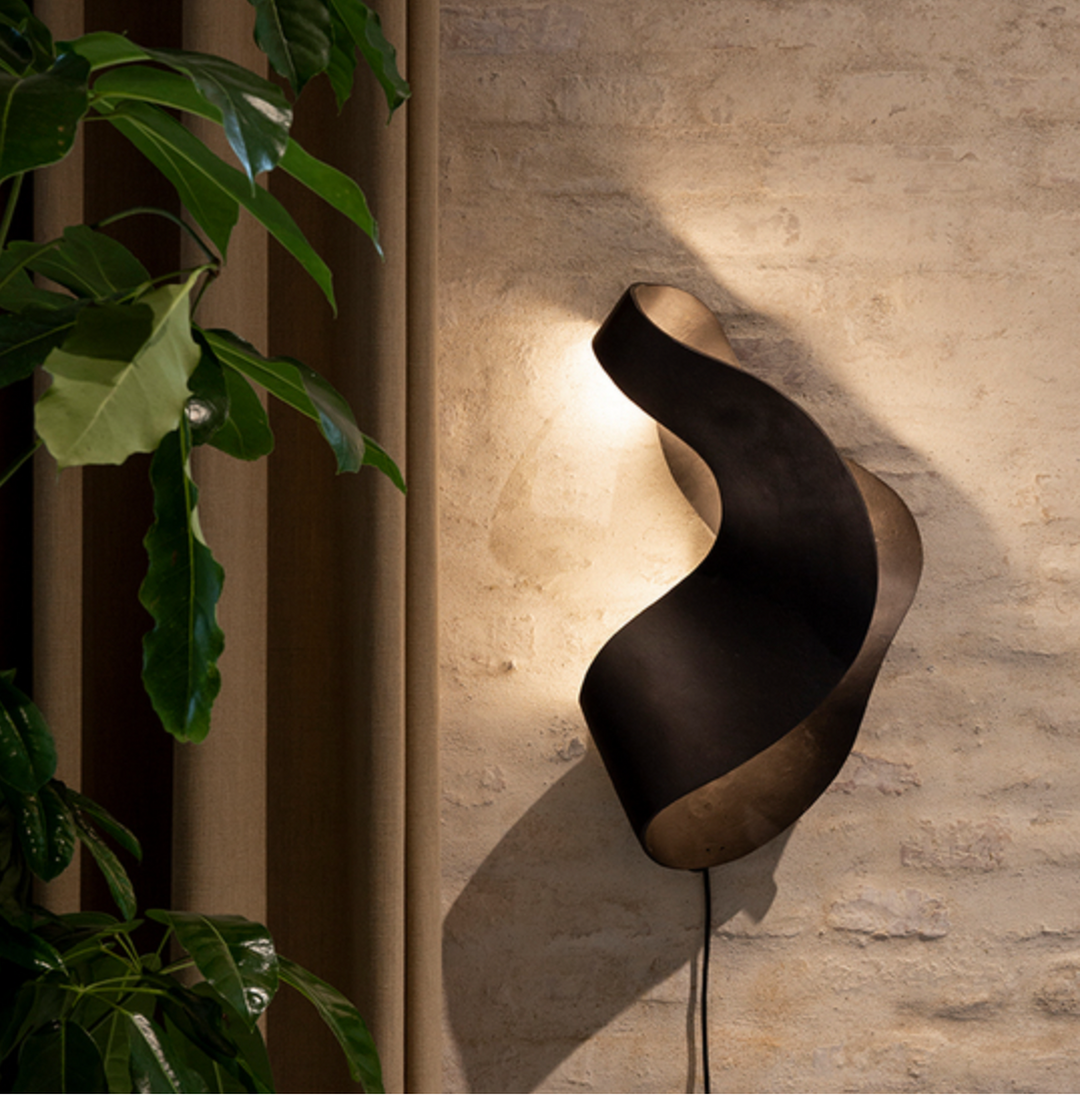 Oyster vegglampe-Vegglamper-Ferm Living-Svart / Kobber-Feg__1104264804-Lightup.no