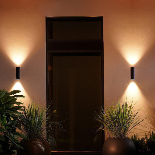 Philips Hue Outdoor Appear Vegglampe Colore and White ambiance - Sport-Utebelysning vegg opp og ned-Philips Hue-Svart-915005842801-Lightup.no