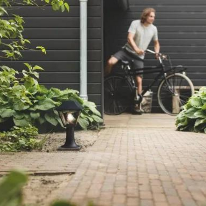 Philips myGarden Alpenglow portstolpe utendørs IP44 - Svart-Utebelysning portstolpe-Philips-Svart-915005382201-Lightup.no