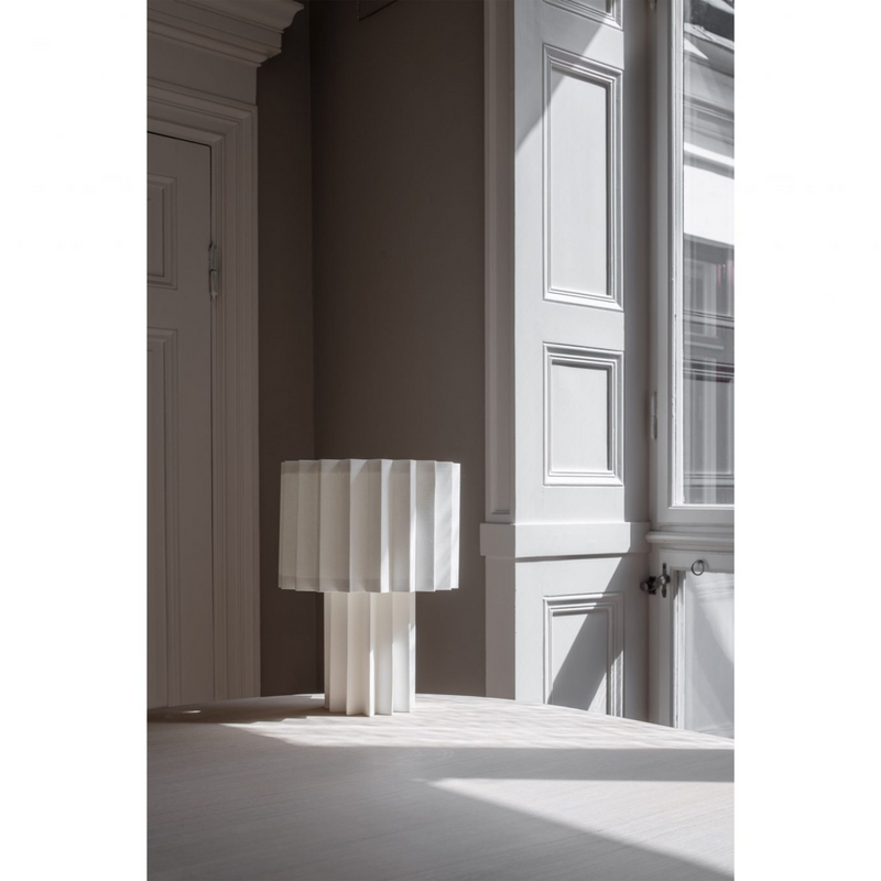Plissé bordlampe - Hvit-Bordlamper-Örsjö-38026-01-Lightup.no