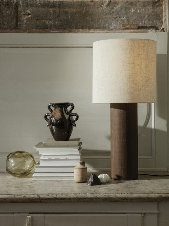 Post Floor Lamp - Solid-Bordlamper-Ferm Living-Natur-Feg__1104264874-Lightup.no