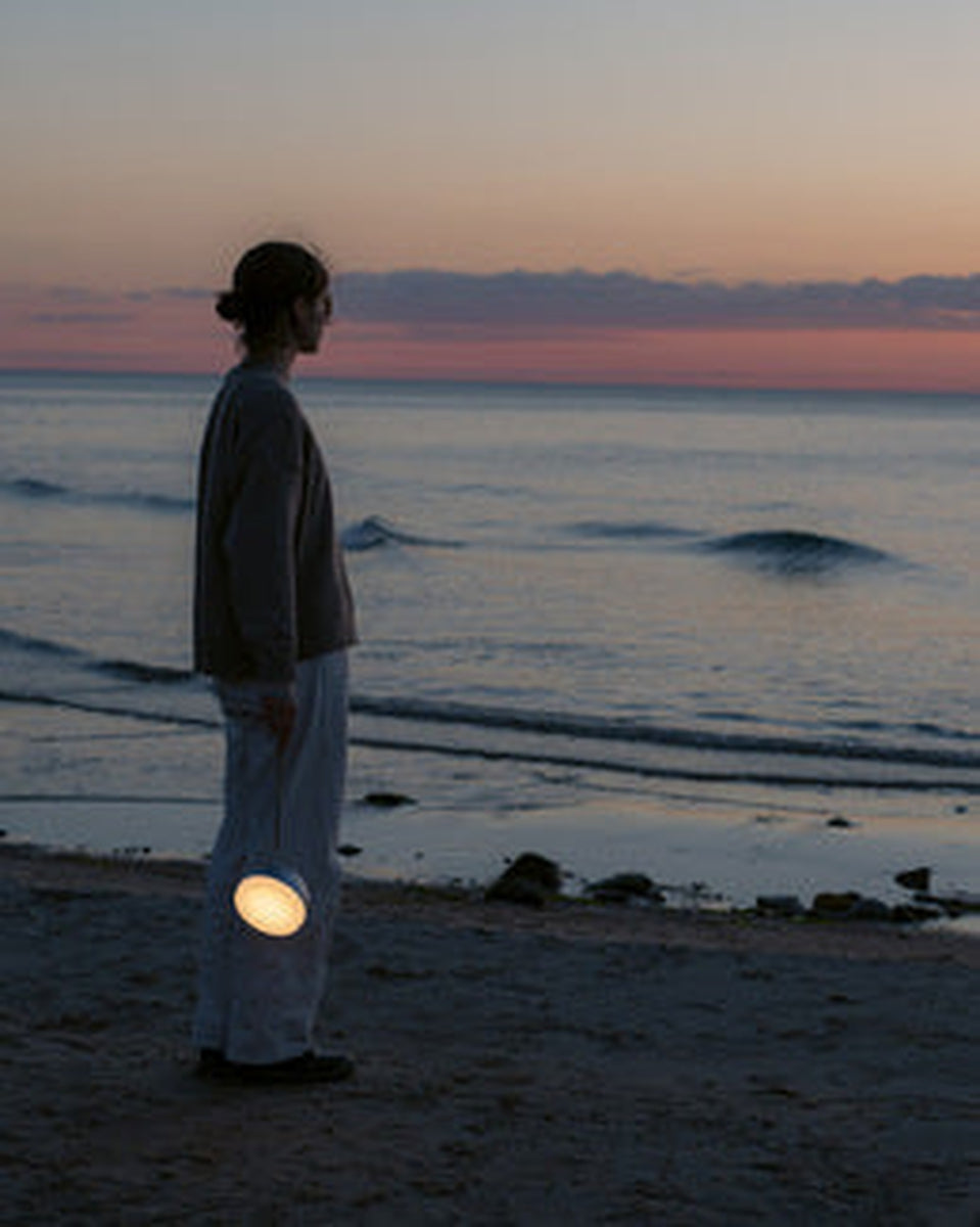 Sphere Adventure Light - grå-Bordlamper-New Works-Grå-Nes__21610-Lightup.no