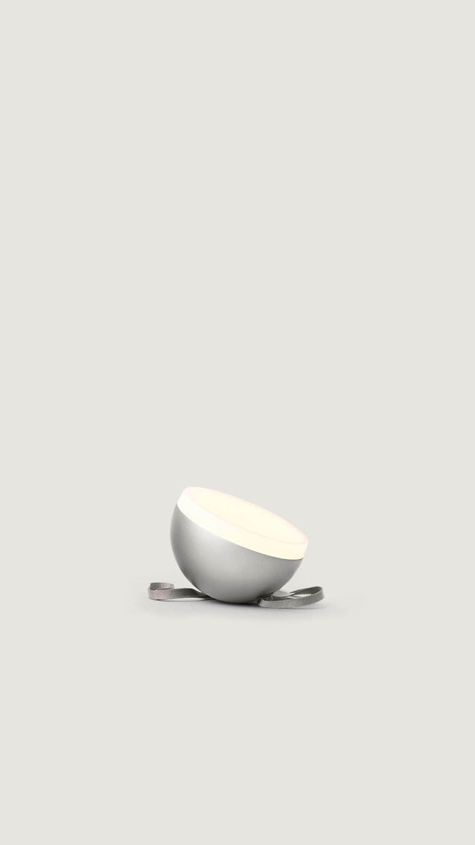 Sphere Adventure Light - grå-Bordlamper-New Works-Nes__21610-Lightup.no