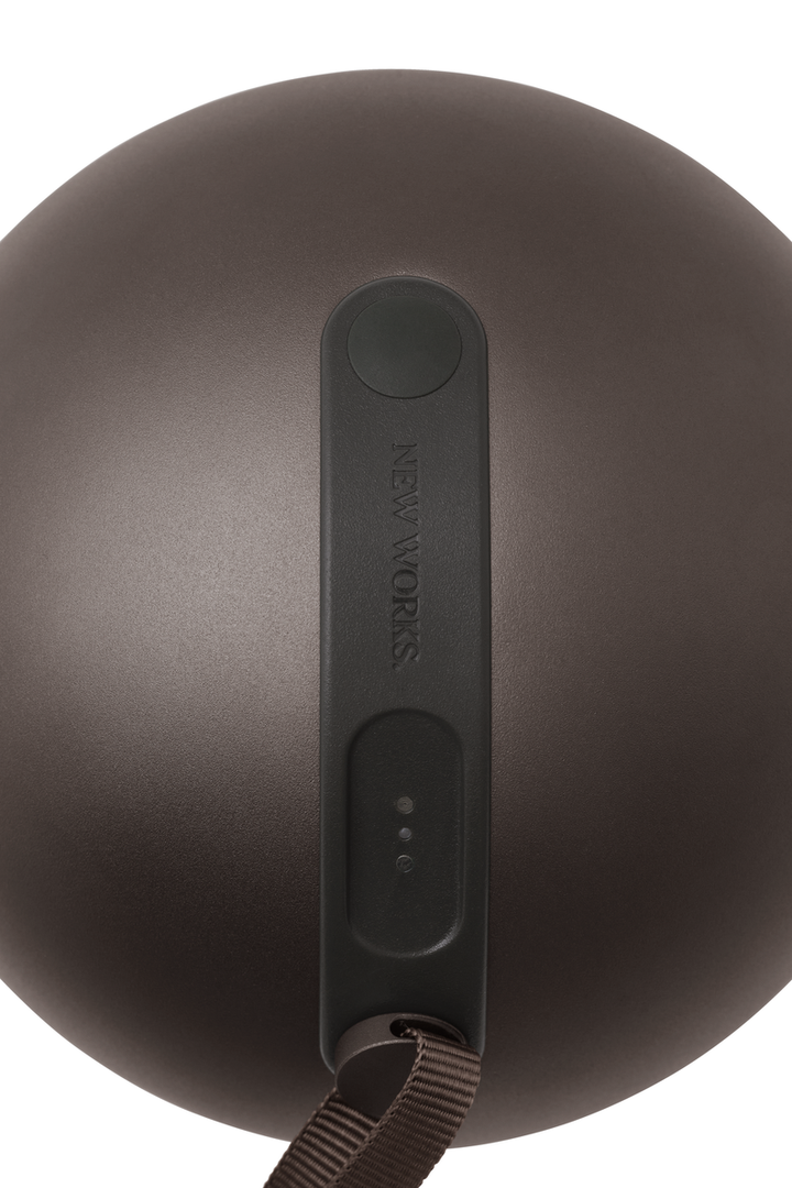 Sphere Adventure Light - mørk bronse-Bordlamper-New Works-Bronse-Nes__21611-Lightup.no